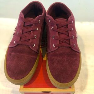 vans chukka low , Port color , size 5.5 youths , pre-owned , good condition